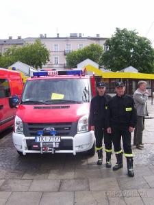 Przekazanie samochodów Kielce 2009