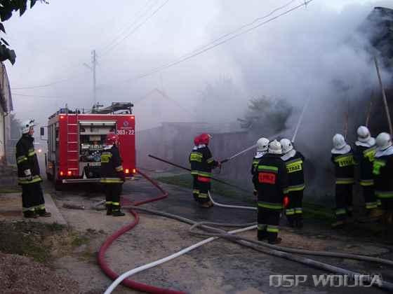 2007_pozar_budynku_checiny_07.jpg