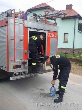 2011_dowozenie_wody_miedzianka_4.jpg